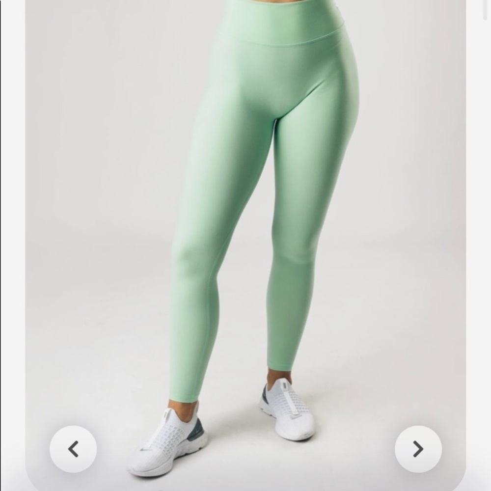 Alphalete essential legging